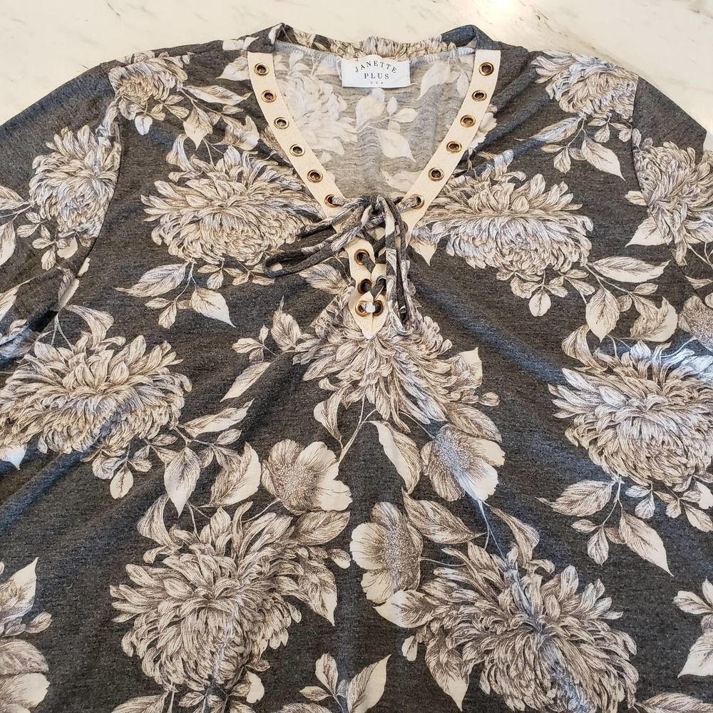 Janette Plus USA V-Neck With Tie Collar Blouse Women's Size Large - Picture 2 of 8